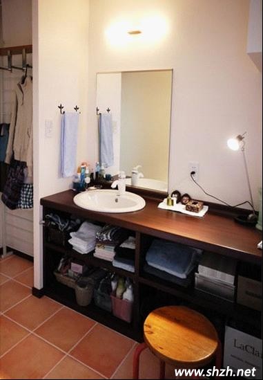 收納功能強(qiáng)大的衛(wèi)浴間