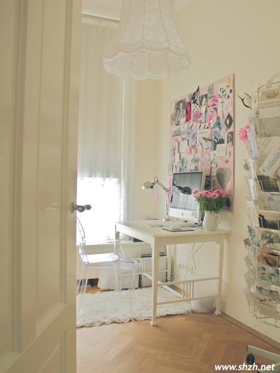 現(xiàn)代簡約的書房設計