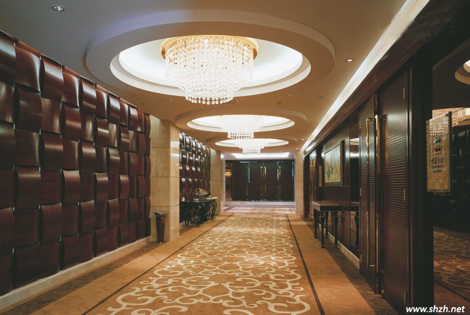 端庄典雅的商业走廊背景墙设计