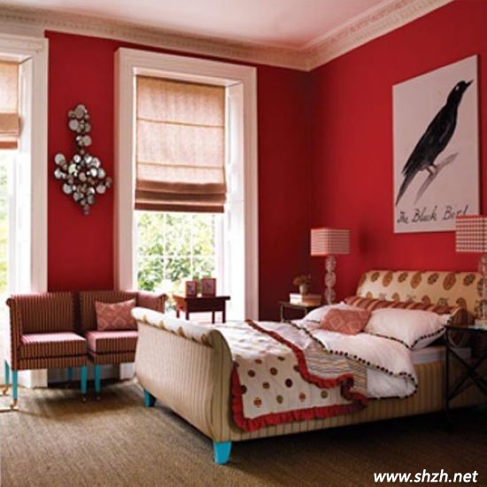 正红色卧室