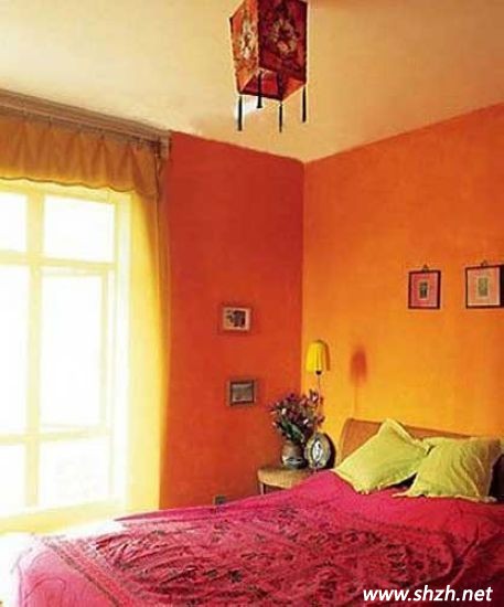 亮橙色卧室