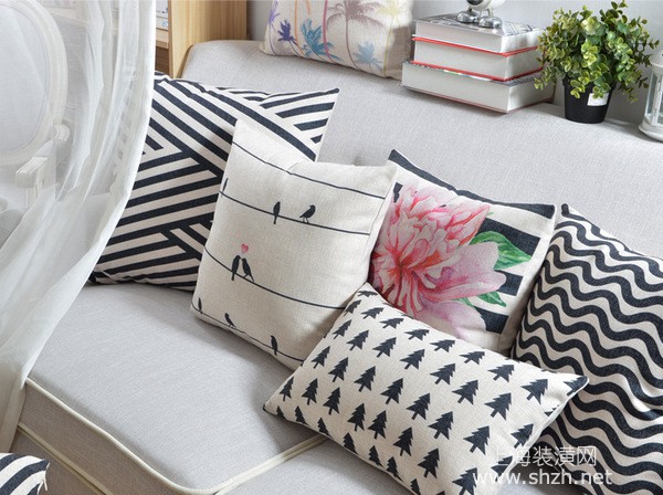 沙发抱枕怎么选择，三套好的沙发抱枕搭配方案分享