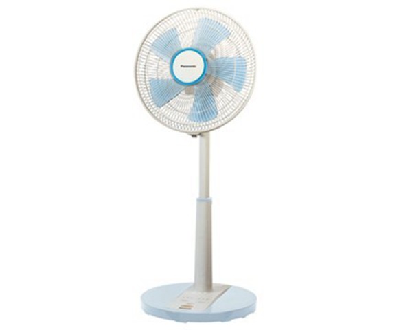 炎熱夏季電風(fēng)扇成家居必需品，使用電風(fēng)扇有以下五大注意事項(xiàng)