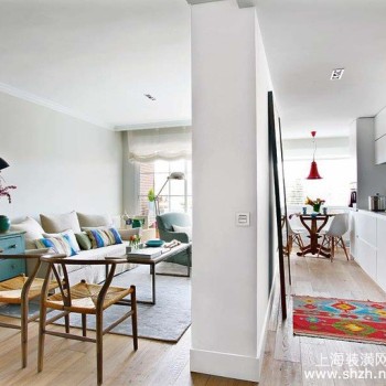 80平米地中海风格两居室装修设计案例：实木地板让家很温馨