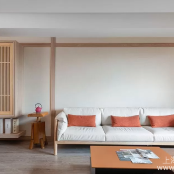 简约无印风空间选择哪种壁纸效果佳？分享下面四款搭配