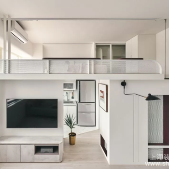 挑高空间怎么设计才能不显压迫？这些技巧一定要知道