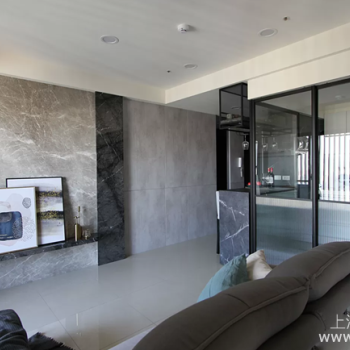 抛光石英砖到底值不值得铺？一篇给装修业主的理性选择指南