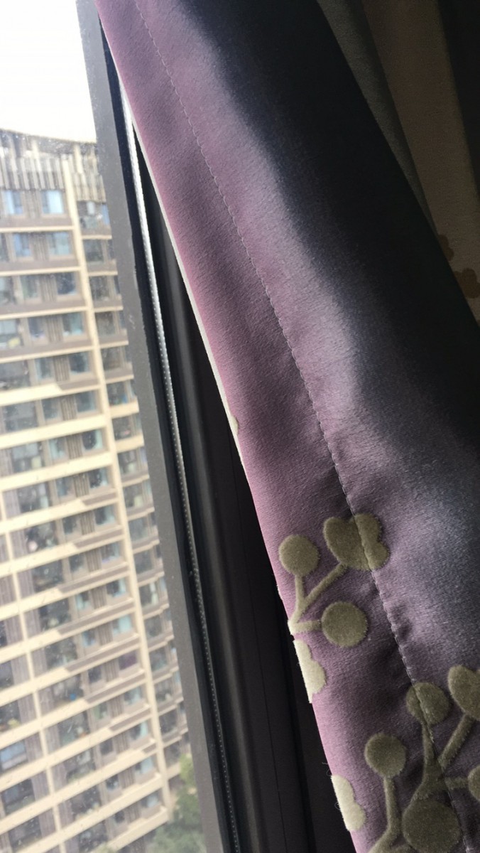 家里新装窗帘严重褪色,布料质量问题,店主推卸责任,不肯处理_欧仕莱