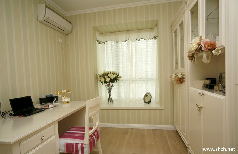 韩式书房家具实景图