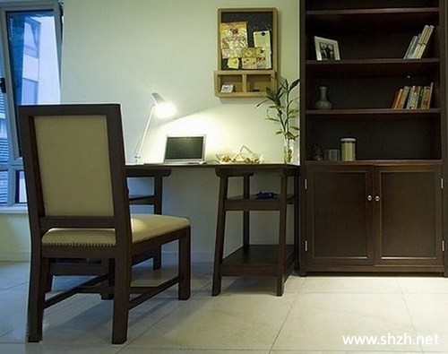 书房写字台实景图