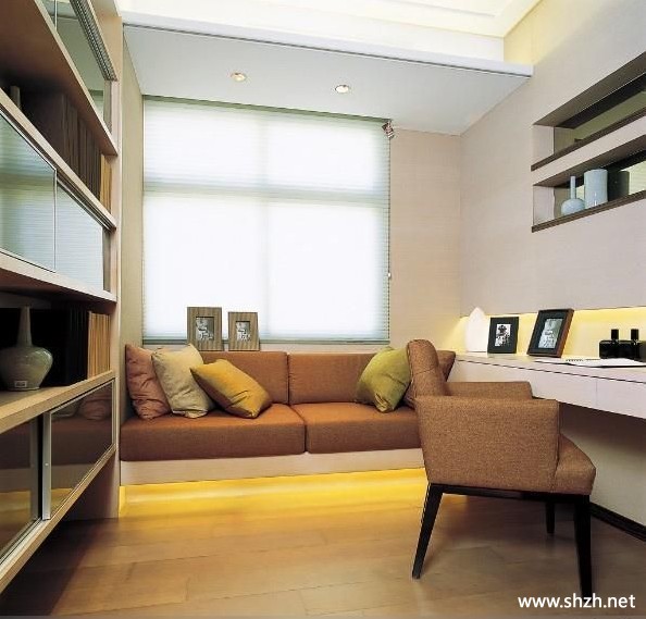 书房写字台实景图