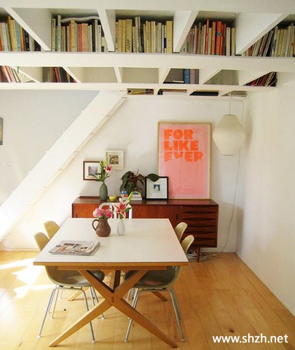 阁楼暖色书房
