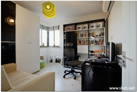 书房写字台实景图