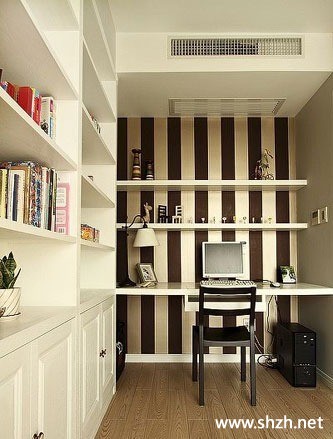 书房书架写字台