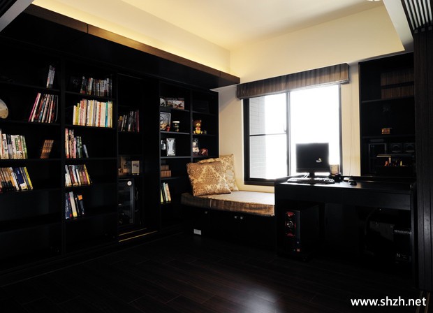 书房书架写字台