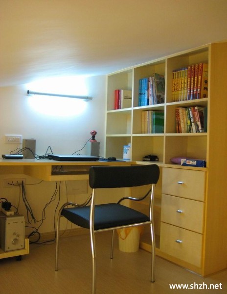 简约书房写字台