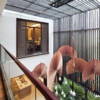 别墅楼梯过道
