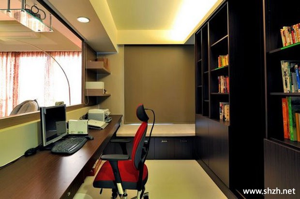 书房书架写字台