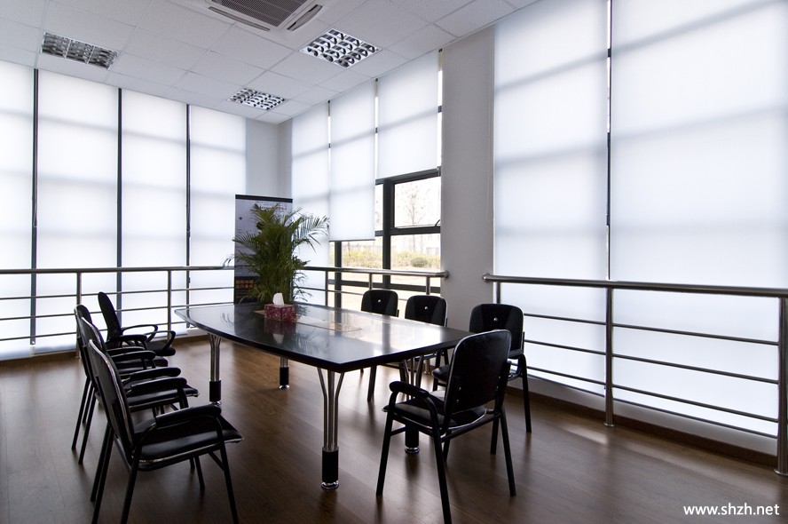 写字楼会议室实景图