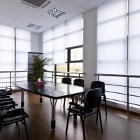 写字楼会议室实景图