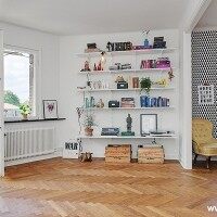 现代简约冷色客厅壁橱装饰摆件实景图