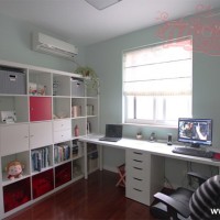 现代书房写字台实景图