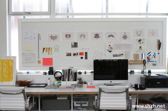 现代书房写字台实景图