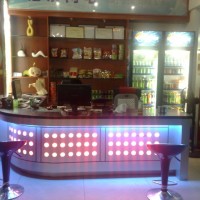 现代简约混搭网吧前台