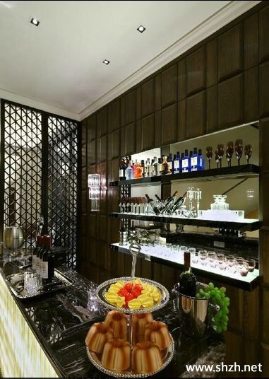 现代豪华吧台酒柜效果图