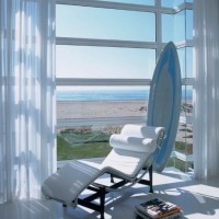 现代休闲娱乐室沙发装饰摆件实景图