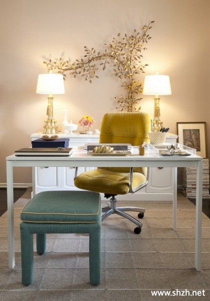 现代书房写字台实景图
