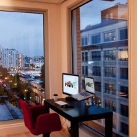 现代书房写字台实景图