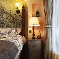 美式中户型卧室床灯具