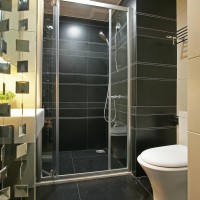 现代大户型卫生间淋浴房