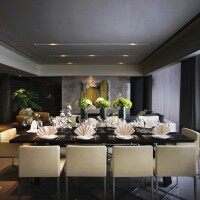 现代大户型餐厅餐桌