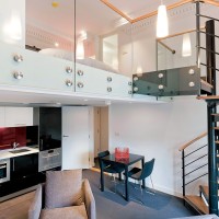 混搭跃层复式客厅楼梯沙发