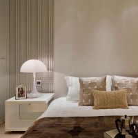 现代中户型卧室床灯具