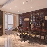 现代别墅餐厅餐桌