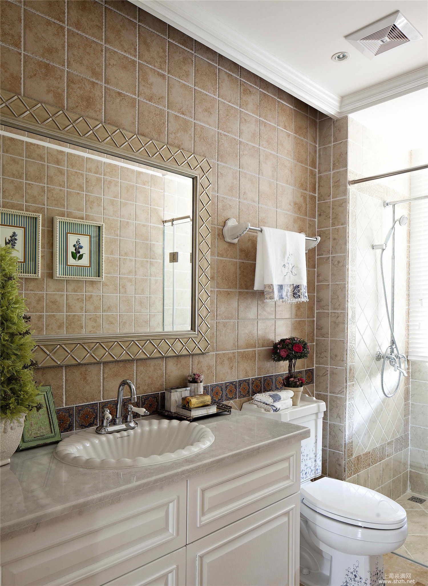 地中海风格四房富裕型卫生间浴室柜效果图_齐家网装修效果图