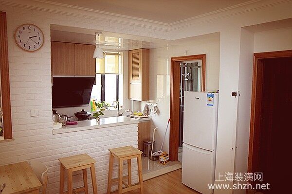 50平清新原木爱的小屋厨房全貌