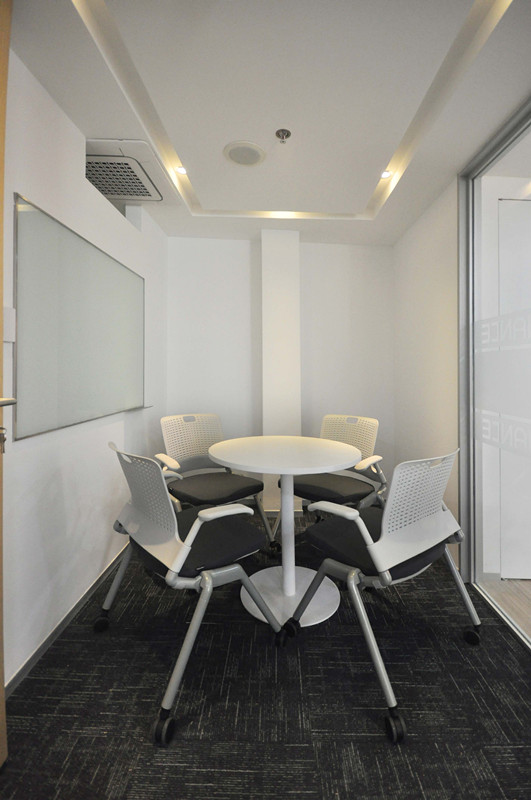 小型会议室布置图片